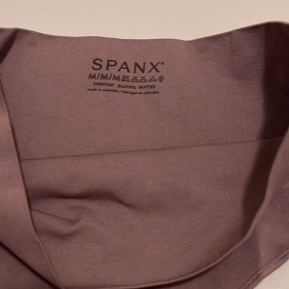 (1)Spanx Everyday Shaping Panties - Picture 3 of 5